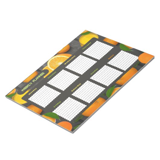 Wochenplaner mit Orangen Notizblock (angewinkelt)