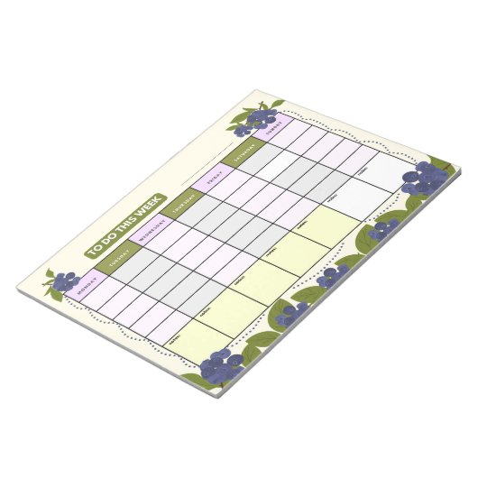Wöchentlicher Planer mit Blaubeeren Notizblock (angewinkelt)