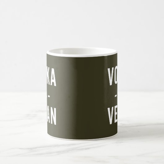 Wodka ist veganes lustiges Zitat Kaffeetasse (Mittel)