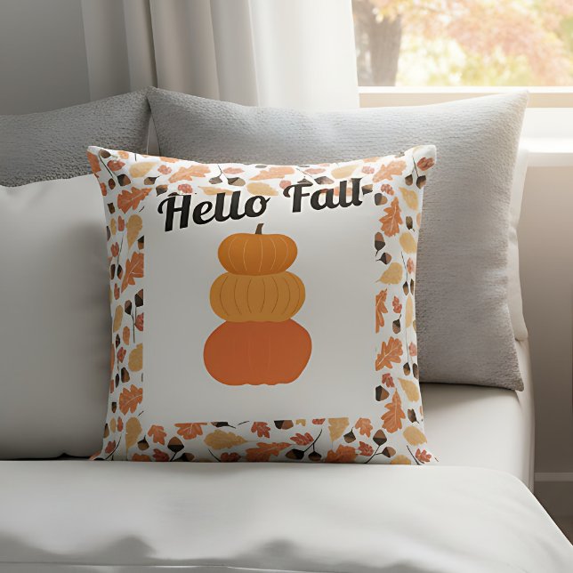 Wohngestaltung mit Pumpkins und Herbstblättern Kissen (Autumn decorative pillow with pumpkin design and “Hello Fall” text.)