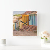 Wohnhäuser, Trinidad, Kuba Quadratische Wanduhr (Zuhause)