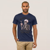Woke Up, Chose Caffeine and Chaos – Pink Skeleton  T-Shirt (Vorne ganz)