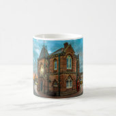 Wokingham Town Hall. Kaffeetasse (Mittel)