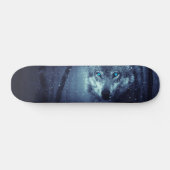 Wolf auf der Schneedecke Skateboard (Horizontal)