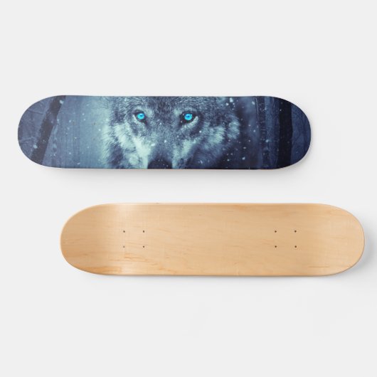 Wolf auf der Schneedecke Skateboard (Horizontal)
