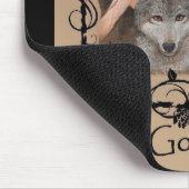 Wolf-Göttin Mousepad durch Lori Karels (Ecke)