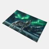 Wolf heult unter den Nordlichtern Fußmatte (Schrägansicht)