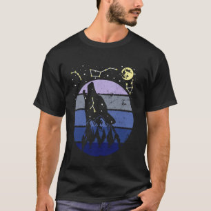 Wolf heult zum Mond und Sternen T-Shirt