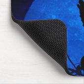 Wolf Howling am Mond Mousepad (Ecke)