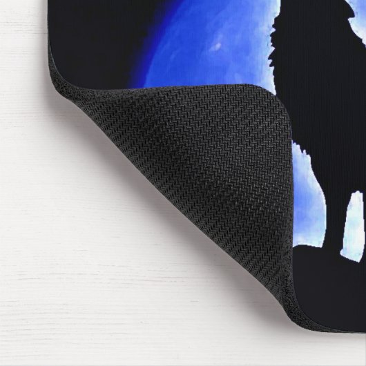 Wolf Howling auf dem Mond Mousepad (Ecke)