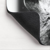 Wolf Howling auf dem Mond Mousepad (Ecke)