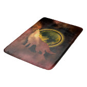 WOLF HOWLING IN SPACE MOON GALAXY BADEMATTE (Schrägansicht)