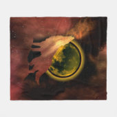 WOLF HOWLING IN SPACE MOON GALAXY FLEECEDECKE (Vorderseite (Horizontal))