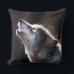 Wolf Howling Lone Wolf Kissen<br><div class="desc">Wolf heulend,  wenn du Wölfe Liebe oder ein einsamer Wolf bist,  ist das für dich. Nimm diese wilde Wolf-Zuhause mit und lebe auf der wilden Seite.</div>