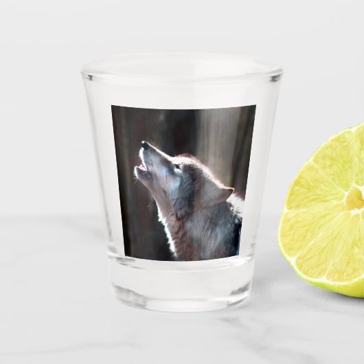Wolf Howling Lone Wolf Schnapsglas (Vorderseite)