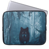 Wolf im Dunkelwald. Laptopschutzhülle (Vorderseite)