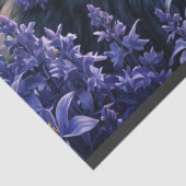 Wolf im Mondlicht - Reflexion violetter Blumen Seidenpapier (Ausschnitt)