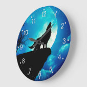 Wolf in der Silhouette heult auf Vollmond Große Wanduhr (Winkel)