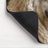 Wolf in Schafbekleidung, der einen Podcast macht Mousepad (Ecke)