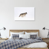 Wolf läuft im Schnee 2 Leinwanddruck (Insitu (Schlafzimmer))