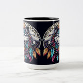 Wolf Mandala mit lebhaften Farben und Dreamcatcher Zweifarbige Tasse (Mittel)