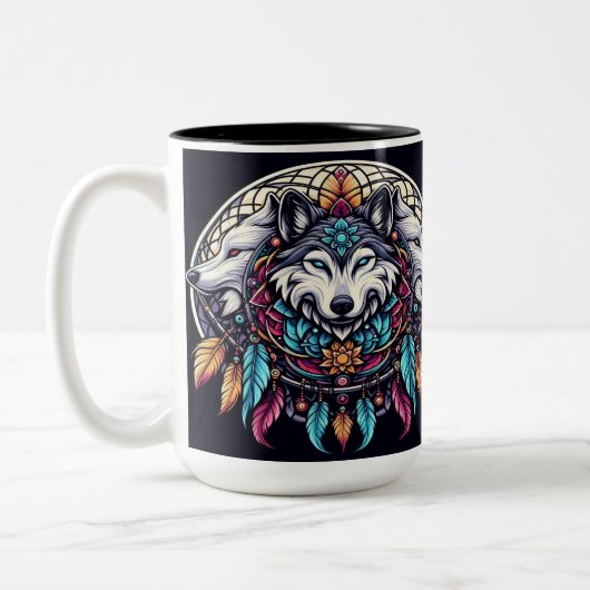 Wolf Mandala mit lebhaften Farben und Dreamcatcher Zweifarbige Tasse (Links)