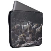 WOLF PACK ON ROCK FORMATION LAPTOPSCHUTZHÜLLE (Vorne Rechts)