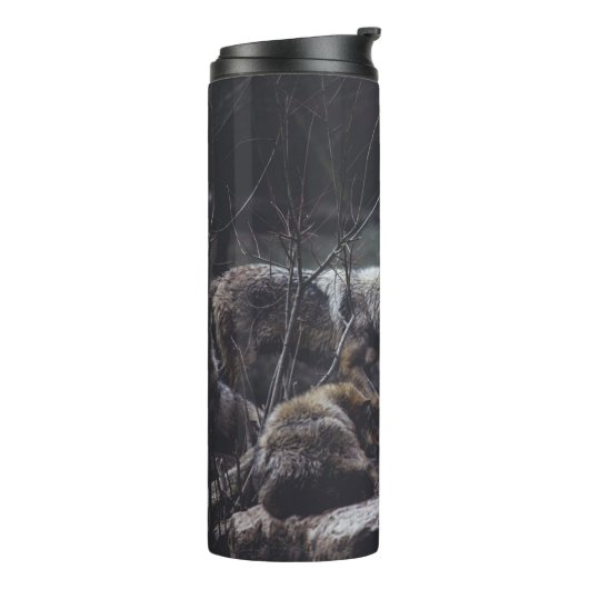 WOLF PACK ON ROCK FORMATION THERMOSBECHER (Nach links gedreht)