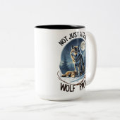 Wolf Pack - Vereint durch Natur Zweifarbige Tasse (VorderseiteRechts)