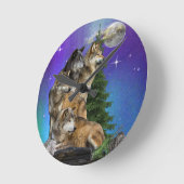 Wolf und Mond Runde Wanduhr (Winkel)