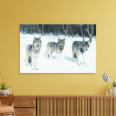 Wölfe am Rande des schneebedeckten Waldes Leinwanddruck (Insitu (Wohnzimmer))