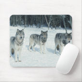 Wölfe am Rande des schneebedeckten Waldes Mousepad (Mit Mouse)