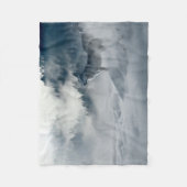 Wölfe in der schneebedeckten Winterlandschaft Fleecedecke (Vorderseite)