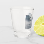 Wölfe in einer Winterlandschaft Schnapsglas (Links)
