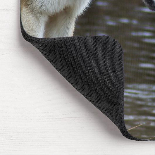 Wölfe - Nase zum zu riechen Mousepad (Ecke)