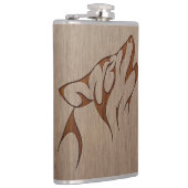 Wolfheulen graviert auf hölzernem Entwurf Flachmann (Rechts)