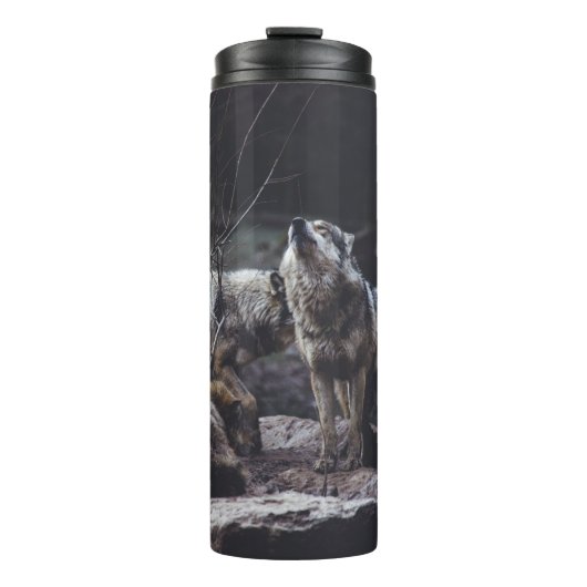 WOLFSRUDEL AUF FELSFORMATION THERMOSBECHER (Vorderseite)