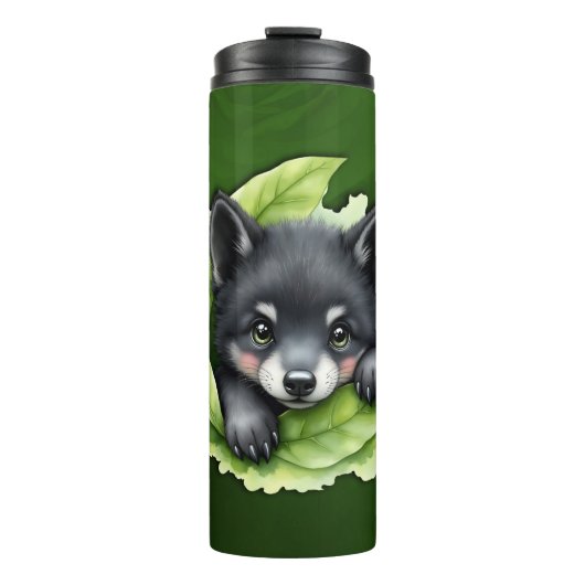 Wolfswelpe im Grünen: Thermosbecher (Vorderseite)