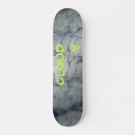 WOLKE 9 SKATEBOARD (Vorne)