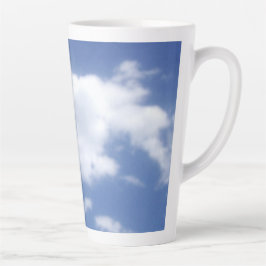 Wolken am blauen Himmel Milchtasse