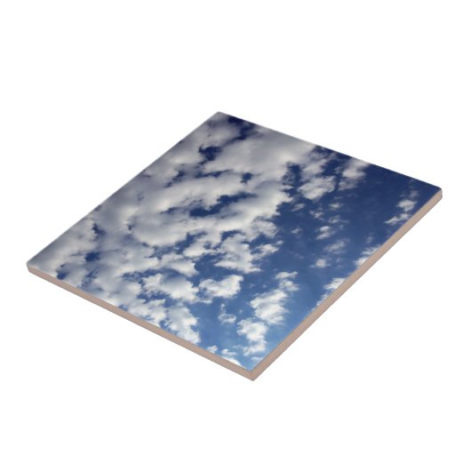 Wolken auf blauem Himmel Fliese (Seite)