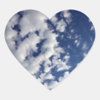 Wolken auf blauem Himmel