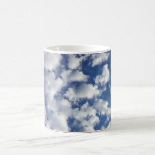 Wolken auf blauem Himmel Kaffeetasse