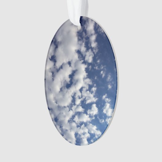 Wolken auf blauem Himmel Ornament (Vorderseite)