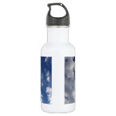 Wolken auf blauem Himmel Trinkflasche (Rückseite)