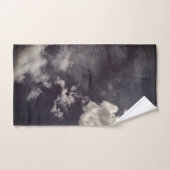 Wolken auf dunkelblauem Hintergrund Handtuch (Handtuch)