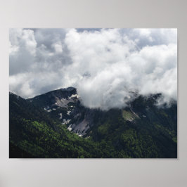 Wolken bedecken Berge Poster