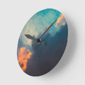 Wolken beleuchtet und aufgehende Sonne Runde Wanduhr (Winkel)