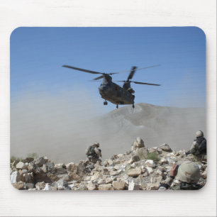 Wolken des Staubes oben getreten durch die Mousepad