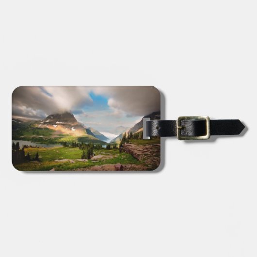 Wolken, die durch Berge fegen Gepäckanhänger (Vorderseite horizontal)
